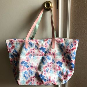 Floral Tote with Magnetic Closure